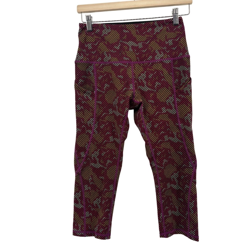 ODODOS Geometric Pixel Print High Waisted Crop Leggings Size‎ Small Purple